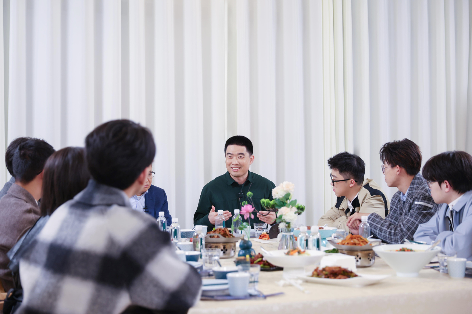 หลี่เซียงที่พูดถึง AI เบื้องหลังคือหุบเหว?