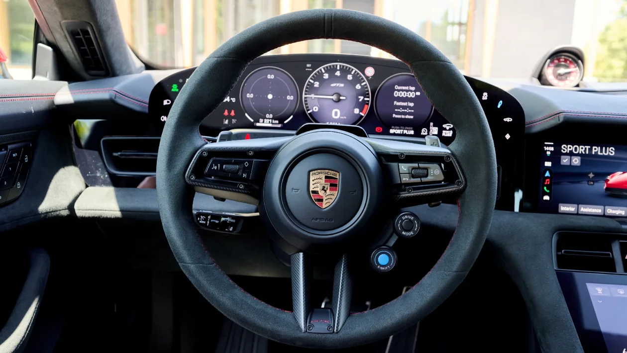 Porsche Taycan E-Shift ภายใน